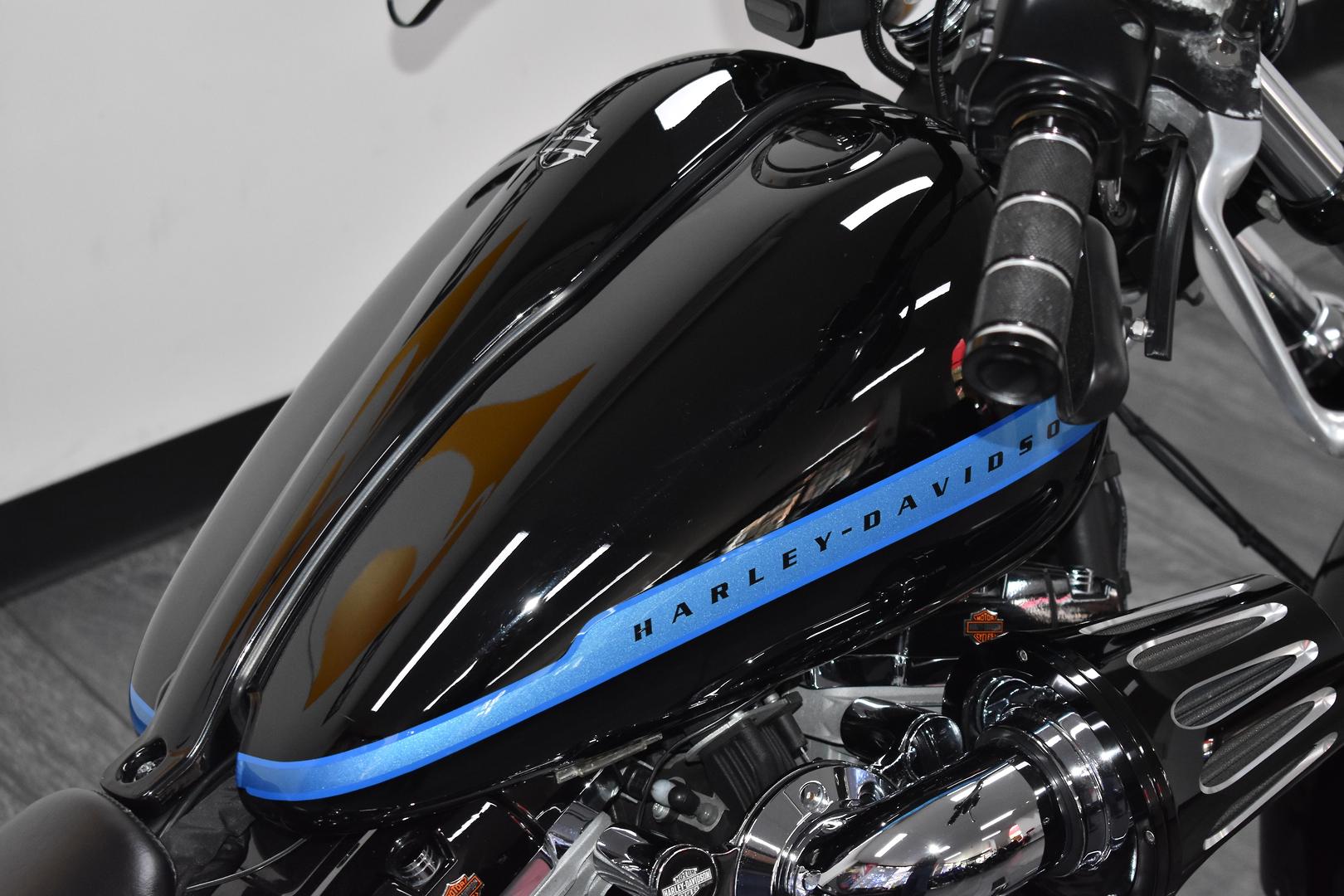 2011 HARLEY-DAVIDSON FXS BLACKLINE CRUISER