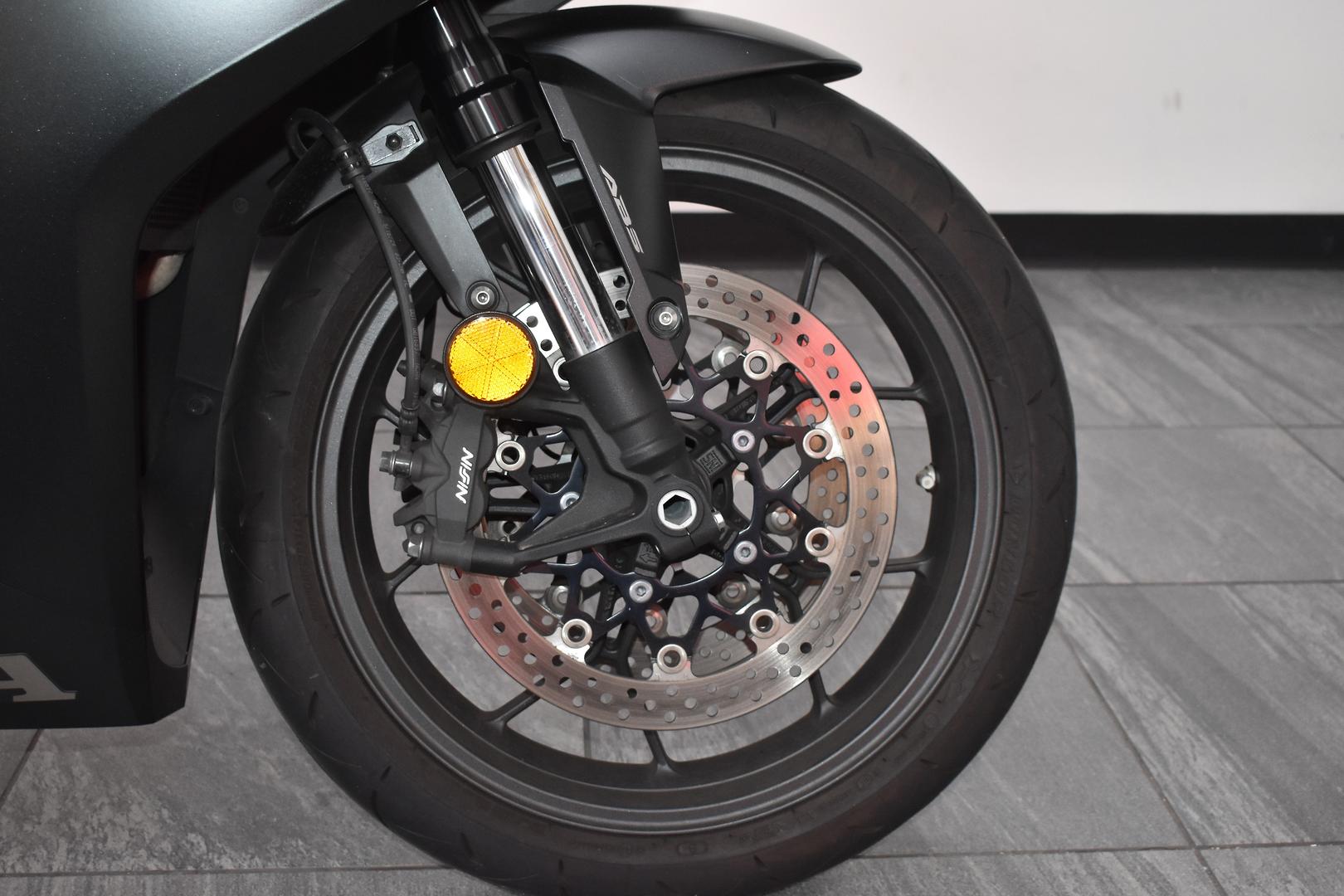 2025 HONDA CBR650R SPORTS