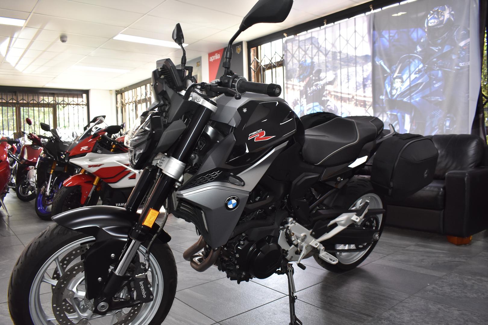 2023 BMW F 900 R ROAD