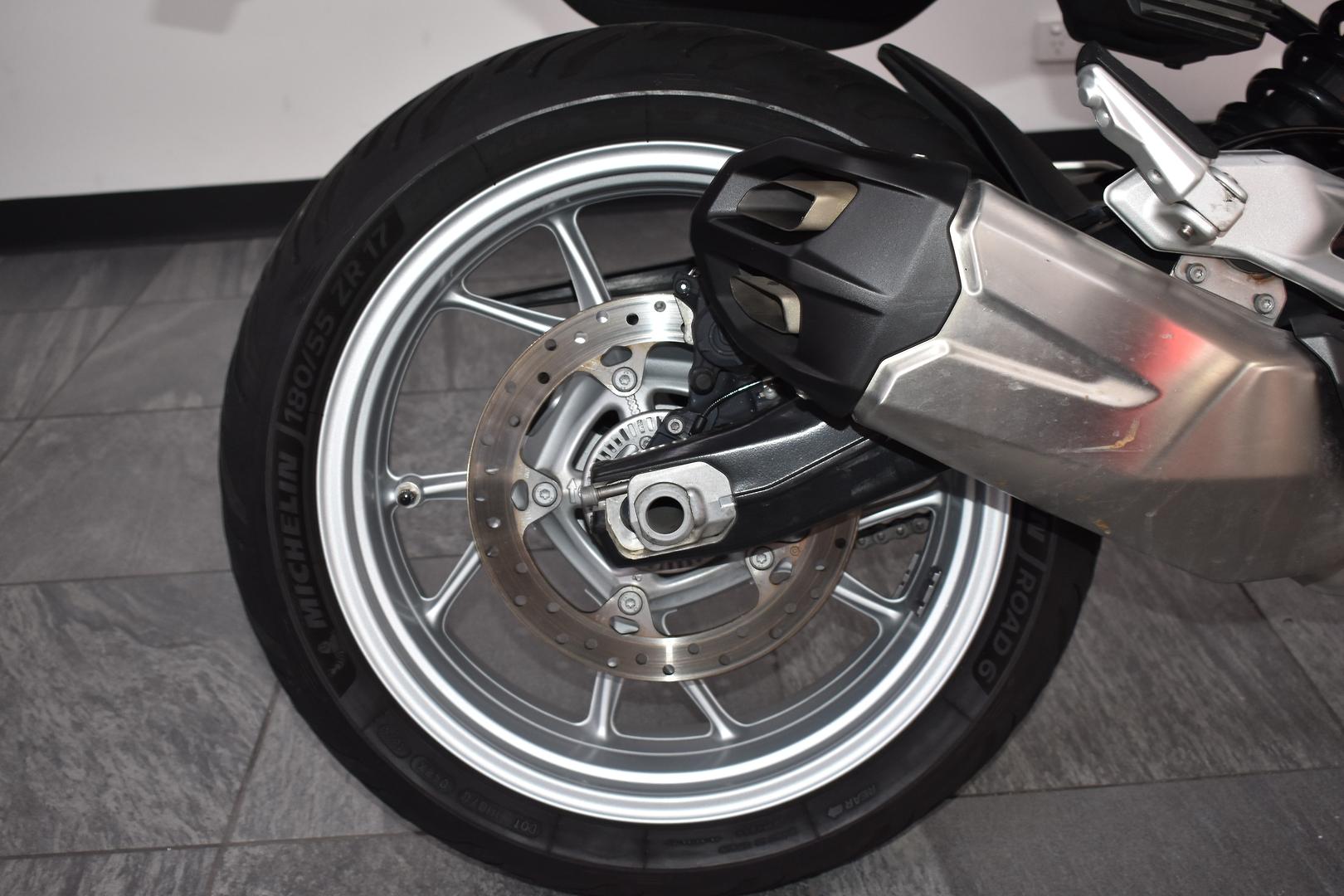 2023 BMW F 900 R ROAD