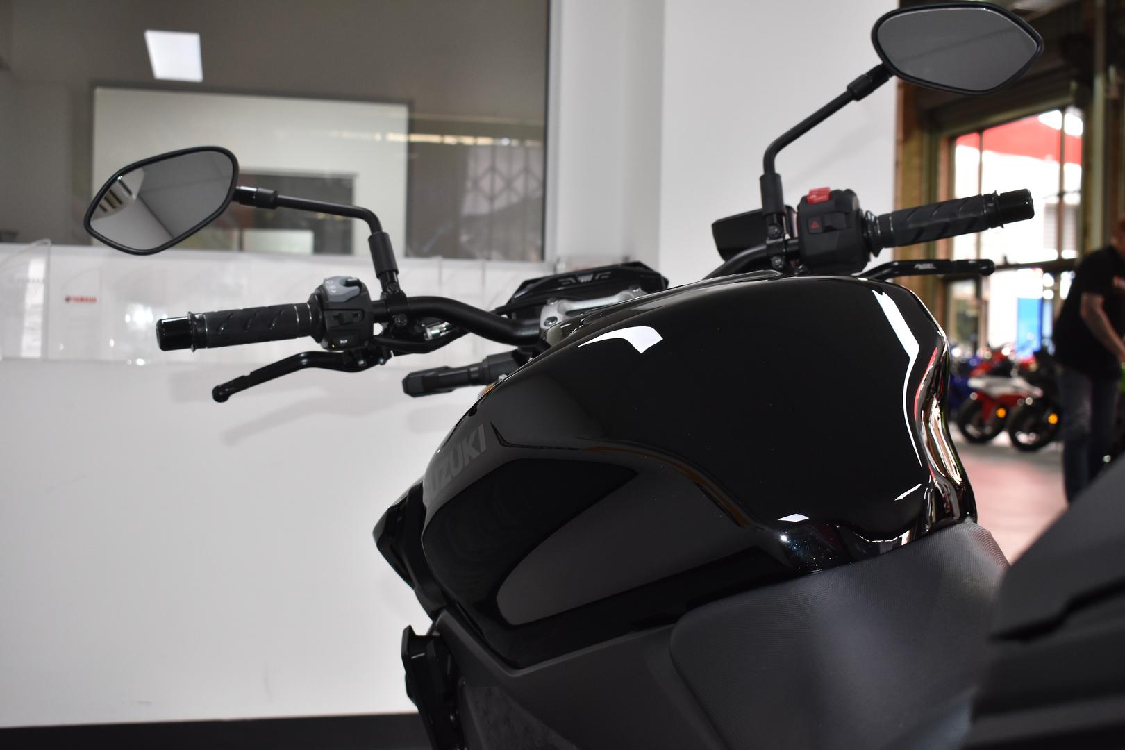 2023 SUZUKI GSX-S1000 ROAD