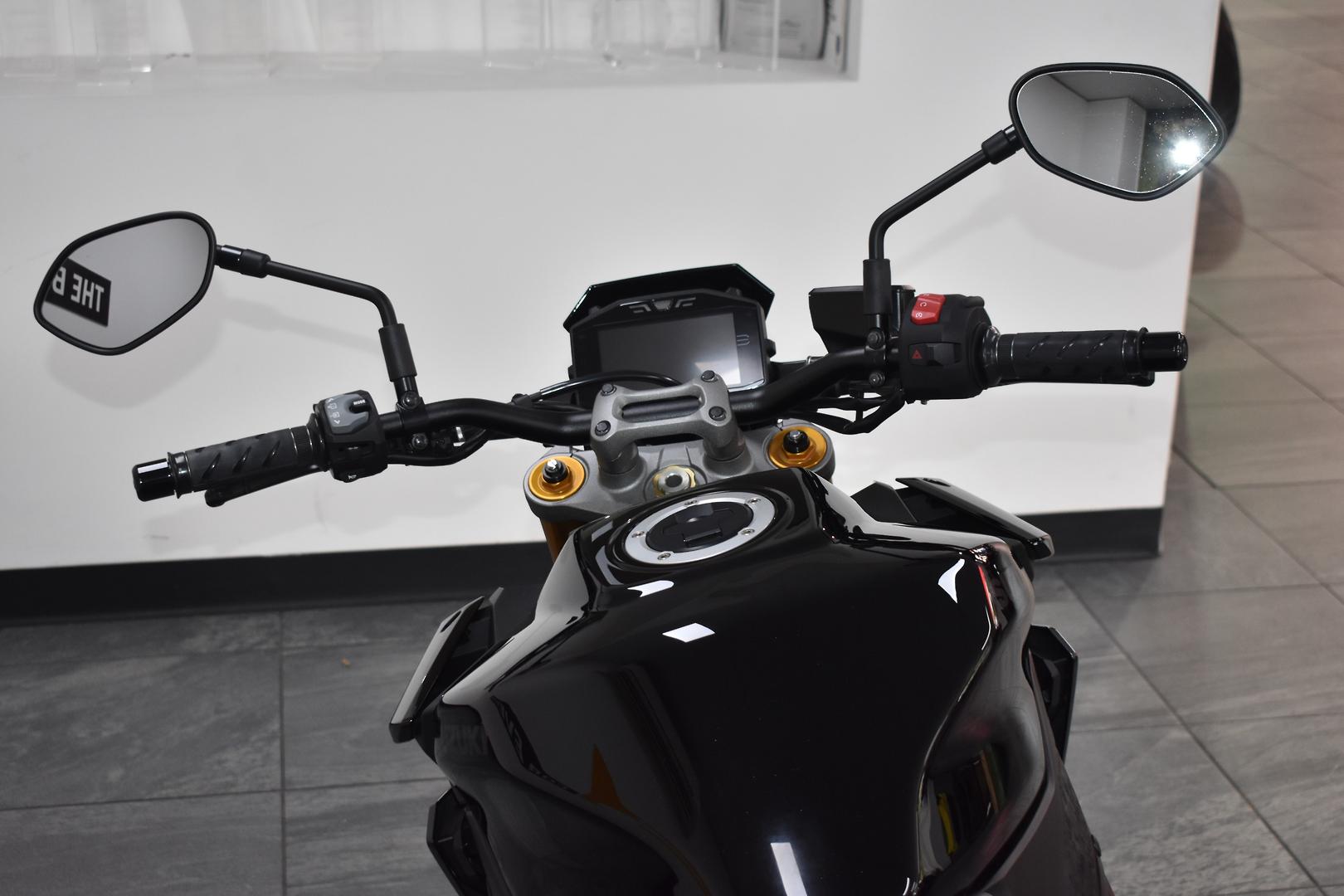 2023 SUZUKI GSX-S1000 ROAD