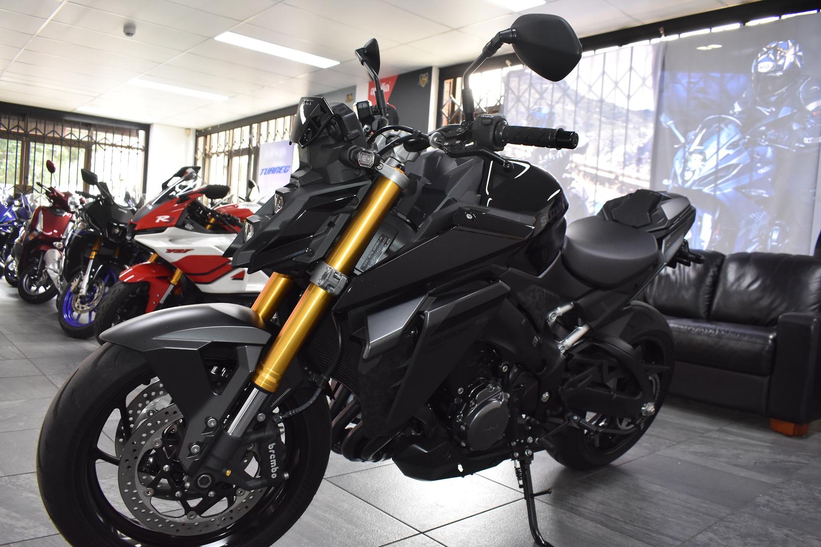 2023 SUZUKI GSX-S1000 ROAD
