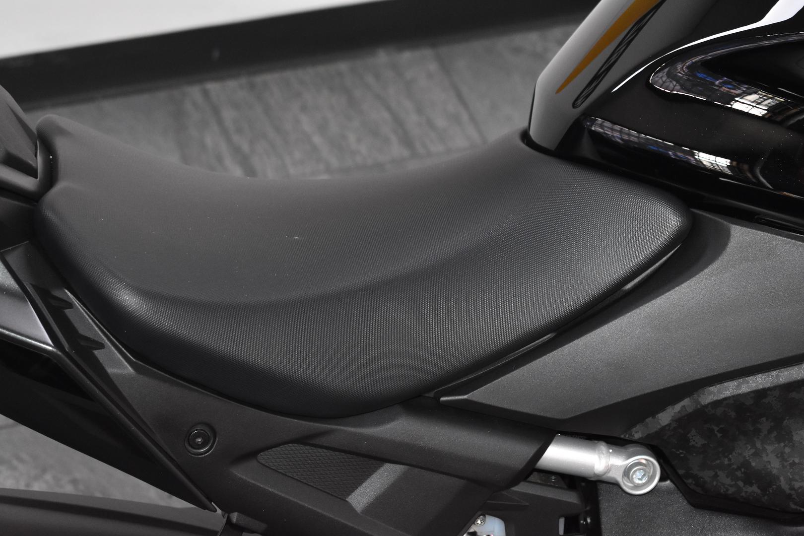 2023 SUZUKI GSX-S1000 ROAD