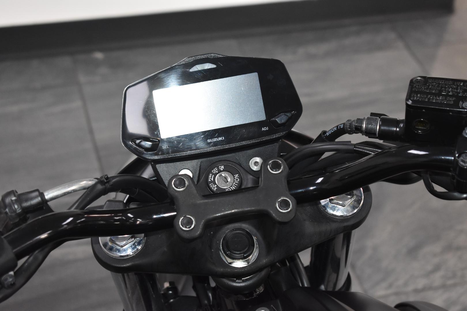 2023 SUZUKI GIXXER ROAD