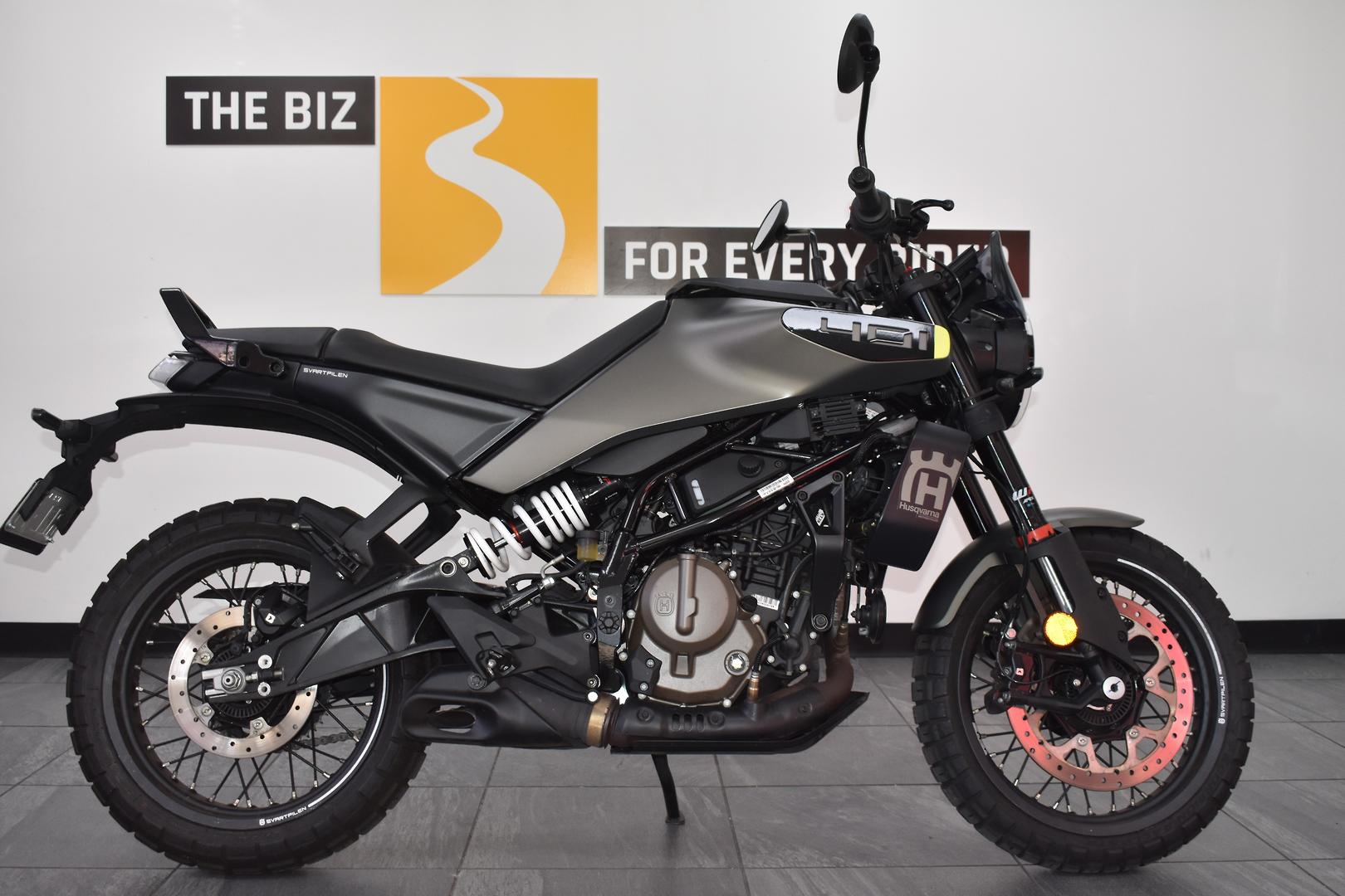 2025 HUSQVARNA SVARTPILEN 401 ROAD