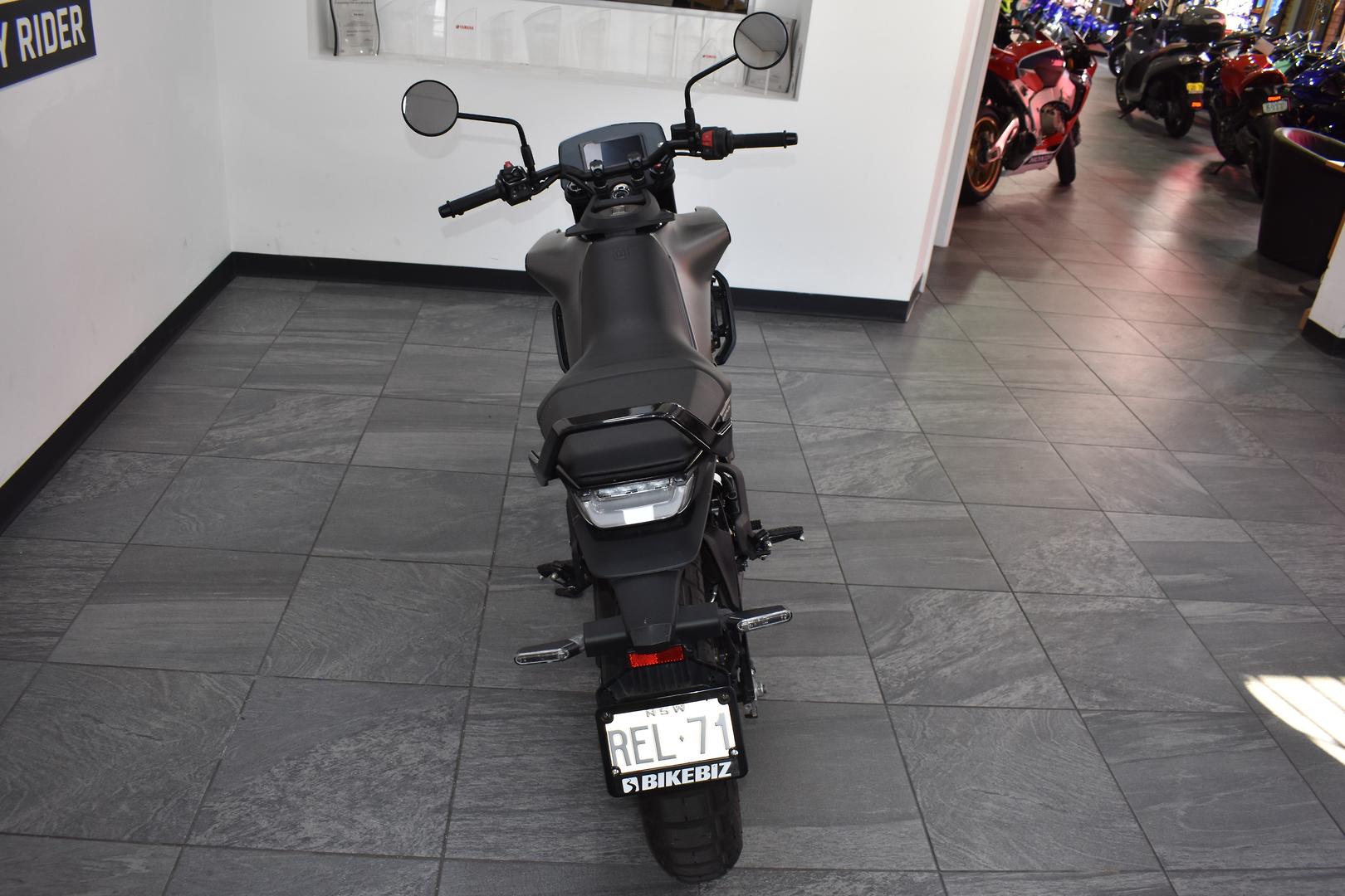 2025 HUSQVARNA SVARTPILEN 401 ROAD