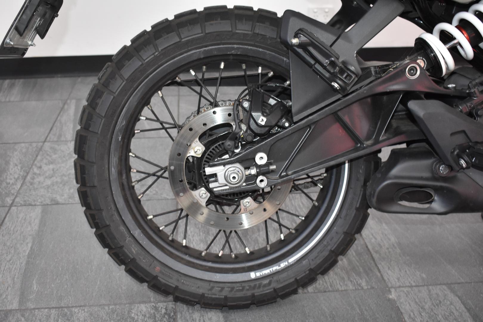 2025 HUSQVARNA SVARTPILEN 401 ROAD