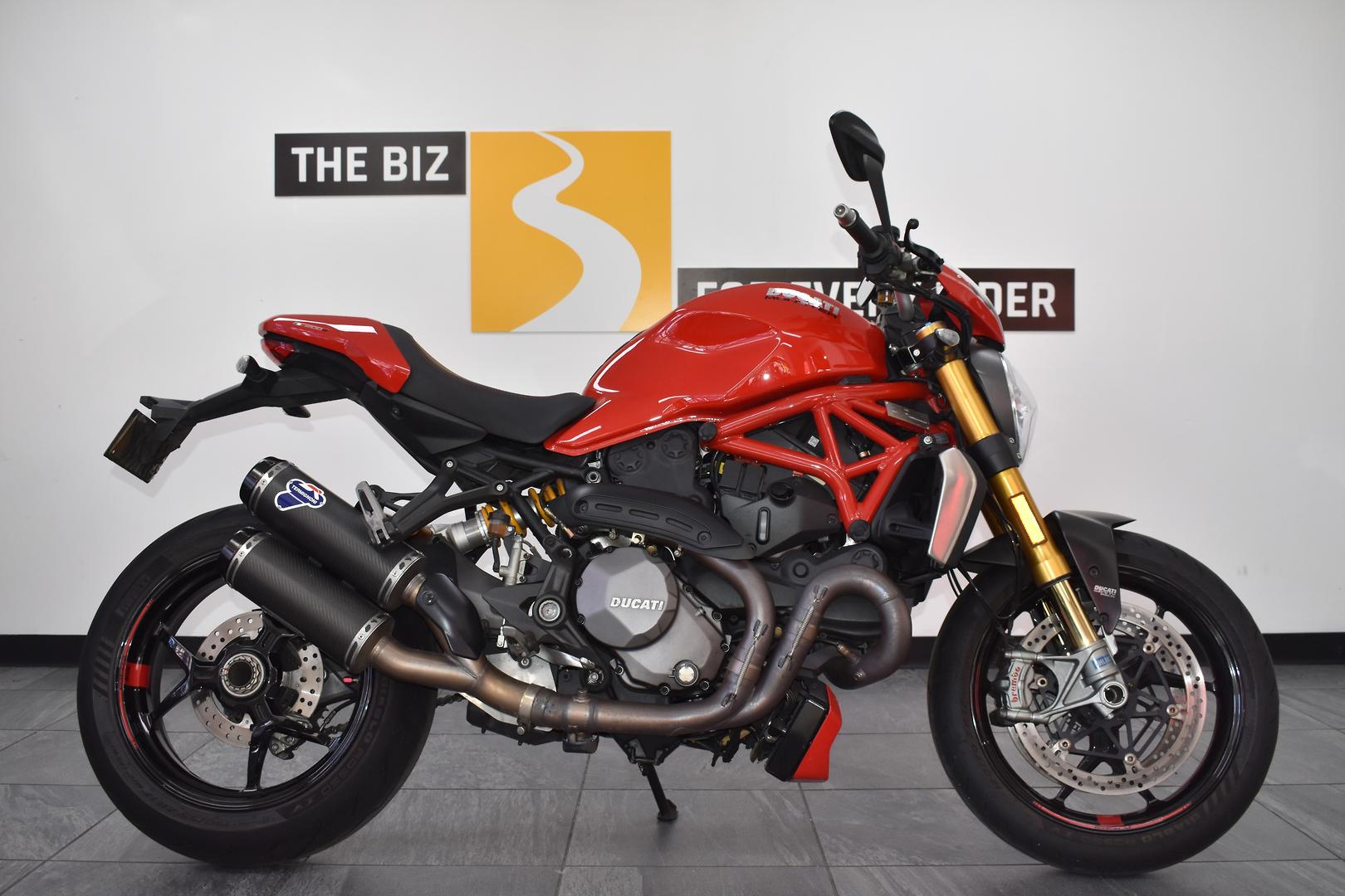 2017 DUCATI MONSTER 1200 S (RED) ROAD