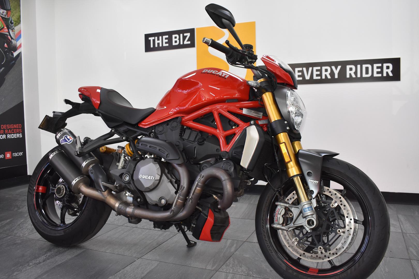 2017 DUCATI MONSTER 1200 S (RED) ROAD