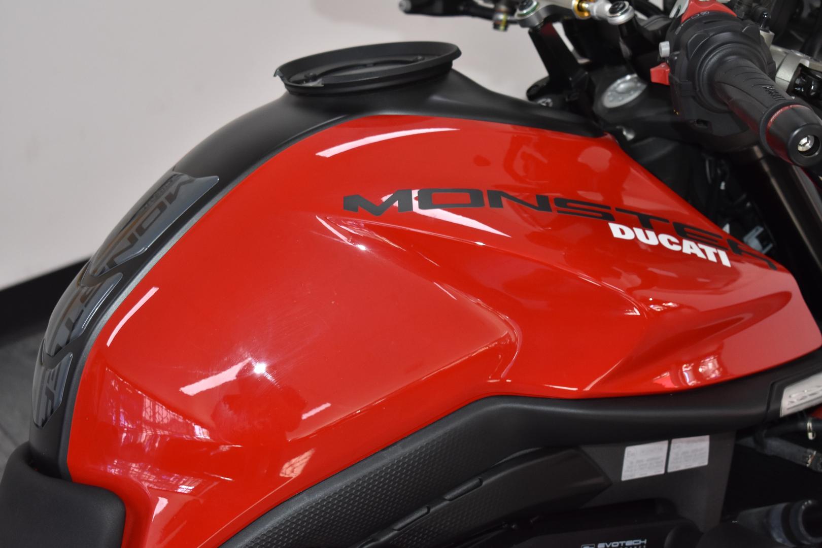 2023 DUCATI MONSTER ROAD