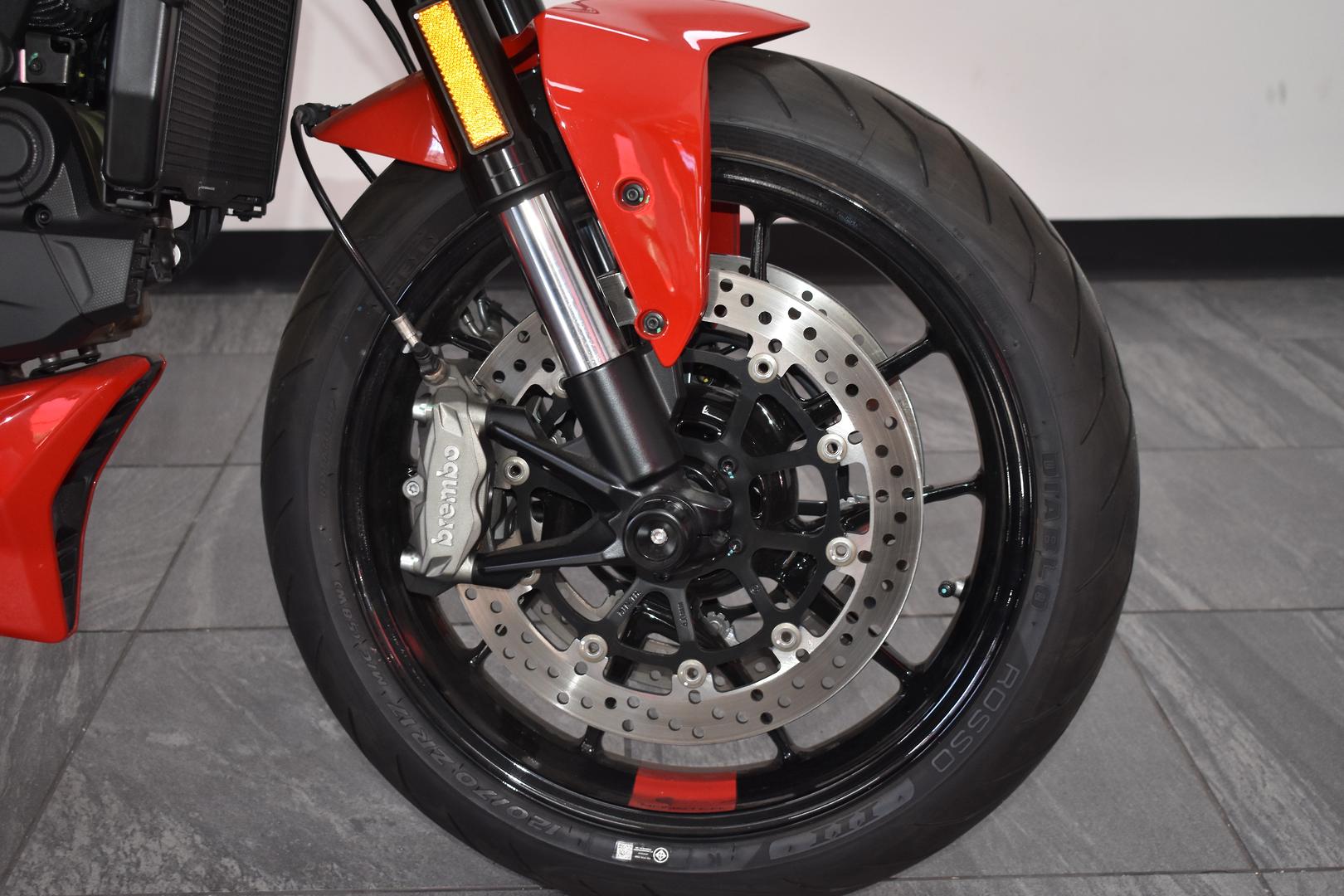 2023 DUCATI MONSTER ROAD