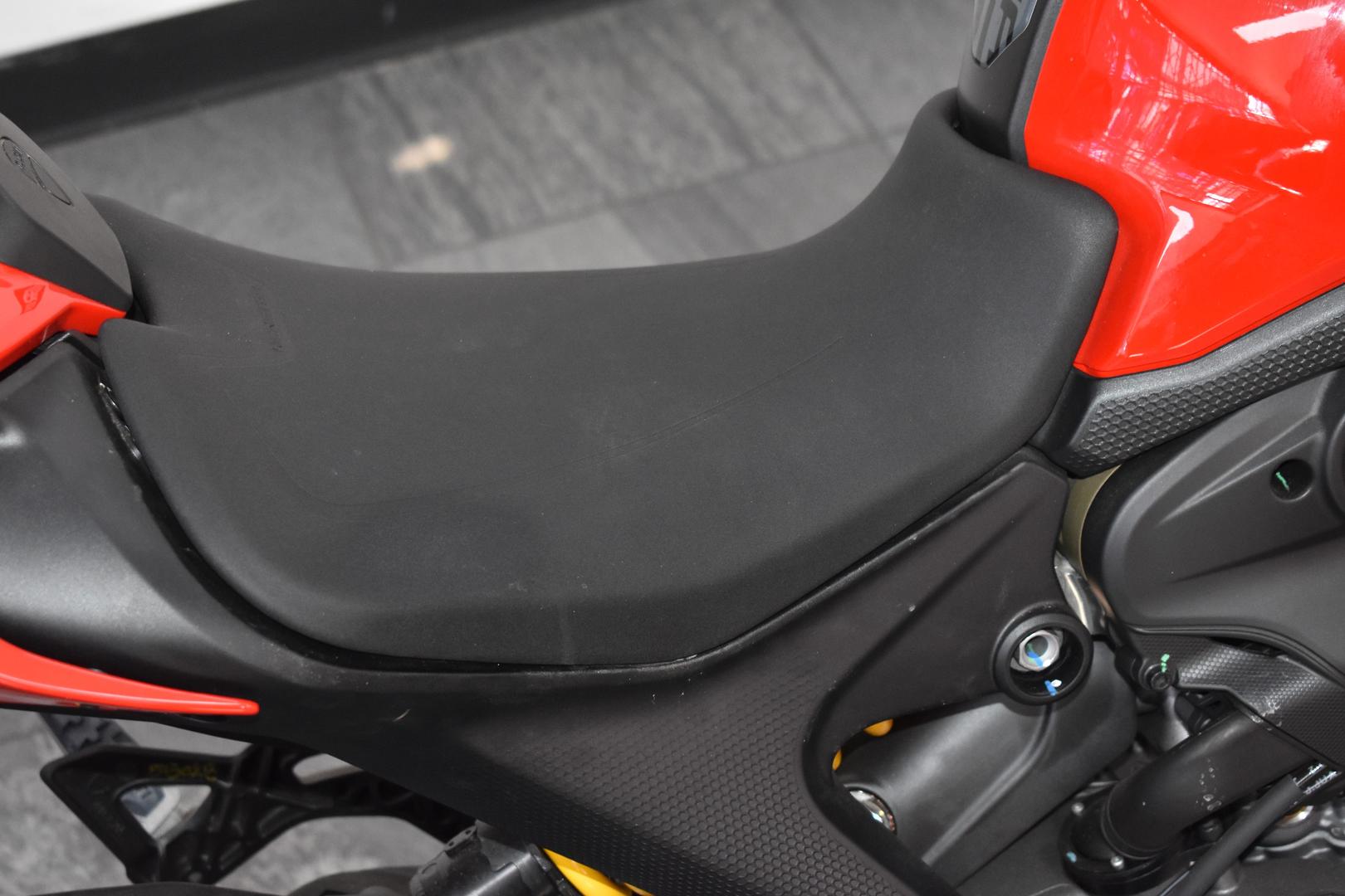2023 DUCATI MONSTER ROAD