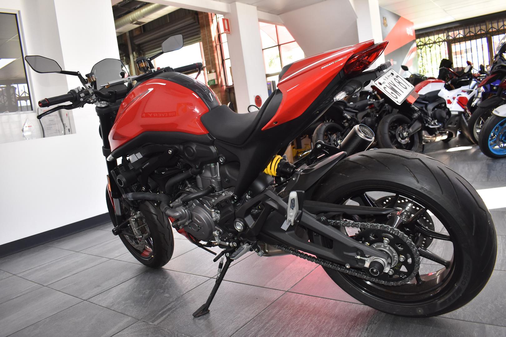 2023 DUCATI MONSTER ROAD