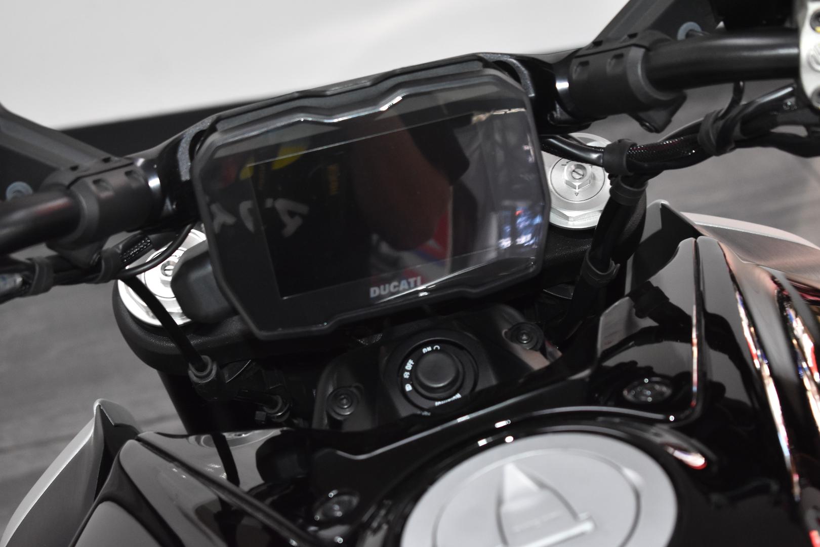 2024 DUCATI DIAVEL V4 CRUISER
