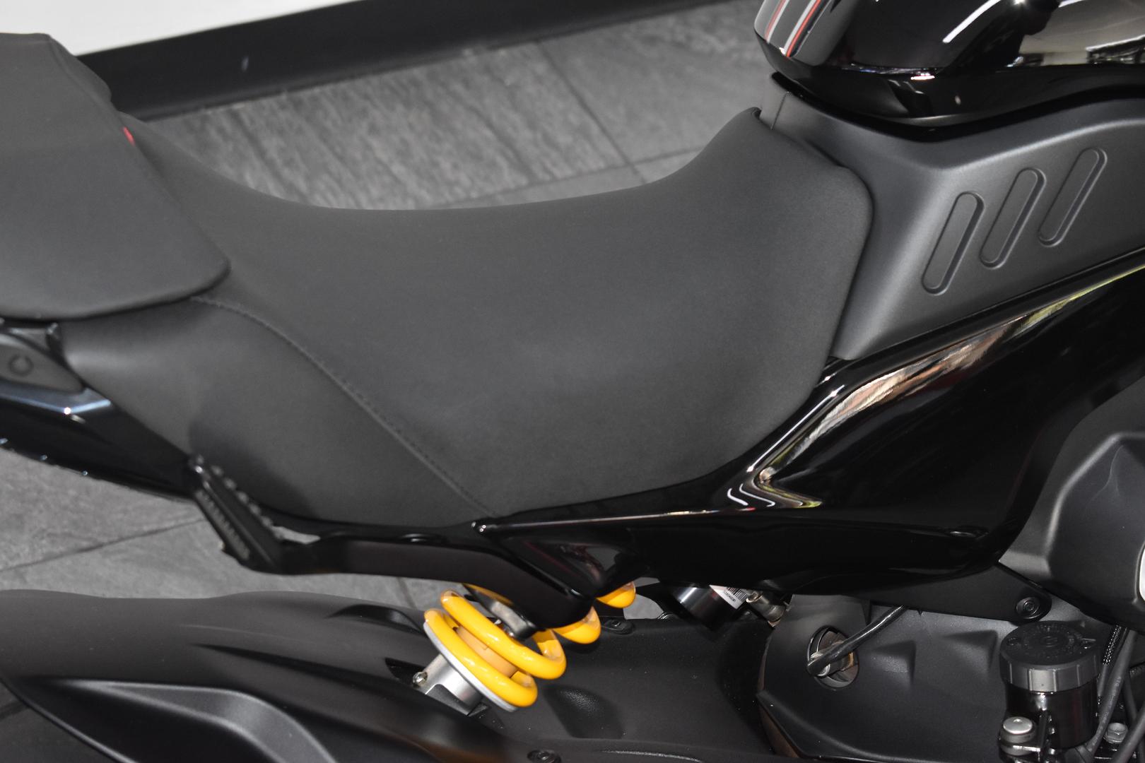 2024 DUCATI DIAVEL V4 CRUISER