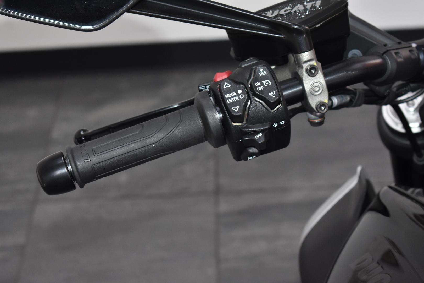 2024 DUCATI DIAVEL V4 CRUISER