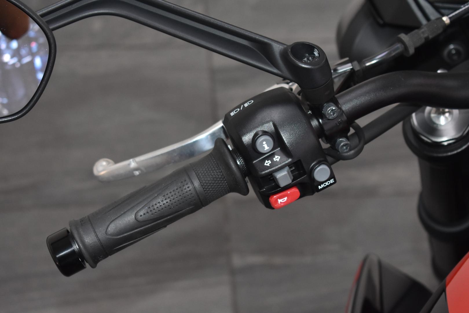 2020 TRIUMPH STREET TRIPLE R ROAD