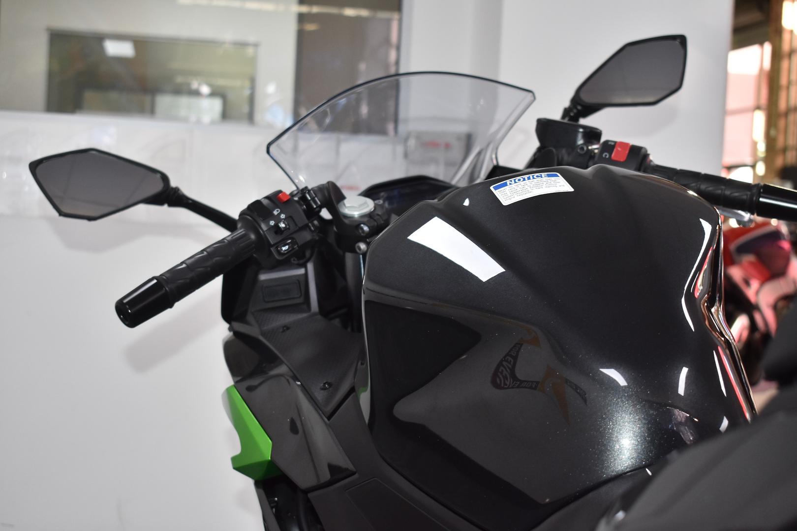 2025 KAWASAKI NINJA 500 SPORTS