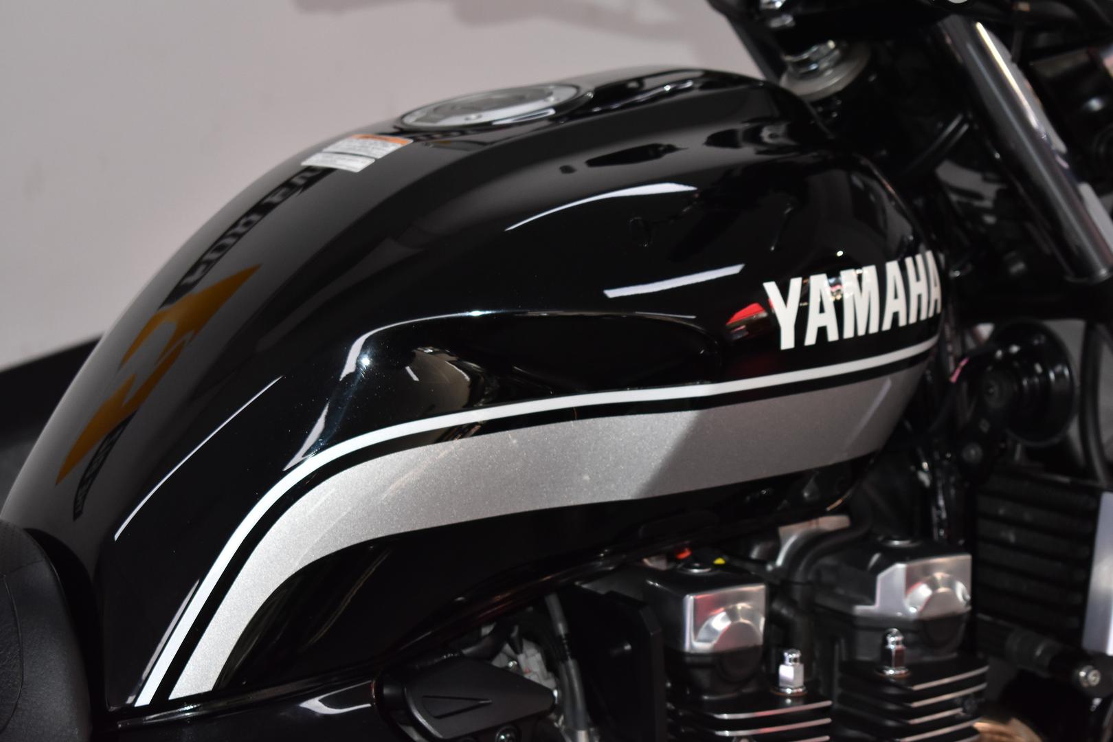 2011 YAMAHA XJR1300 ROAD