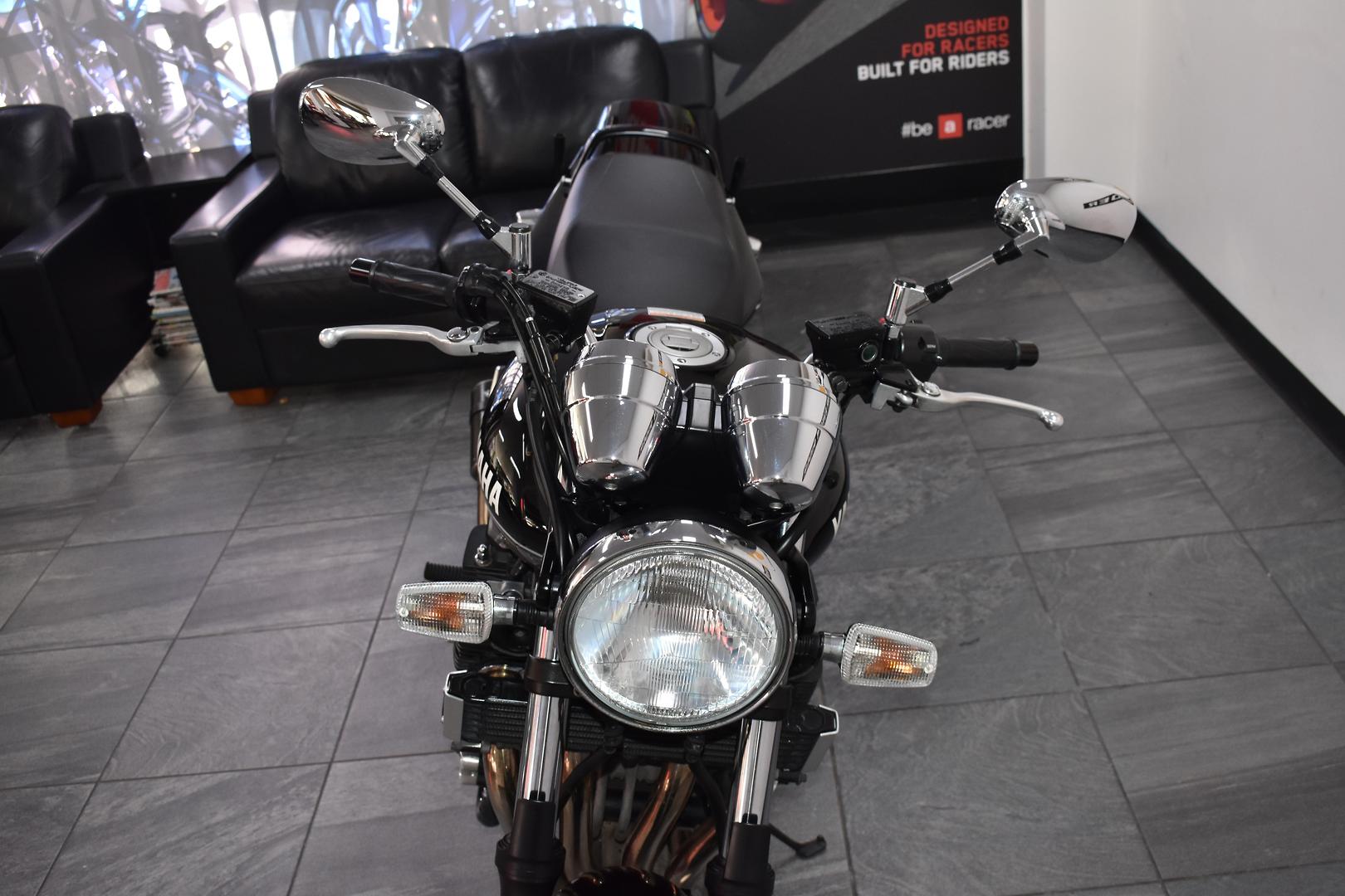 2011 YAMAHA XJR1300 ROAD