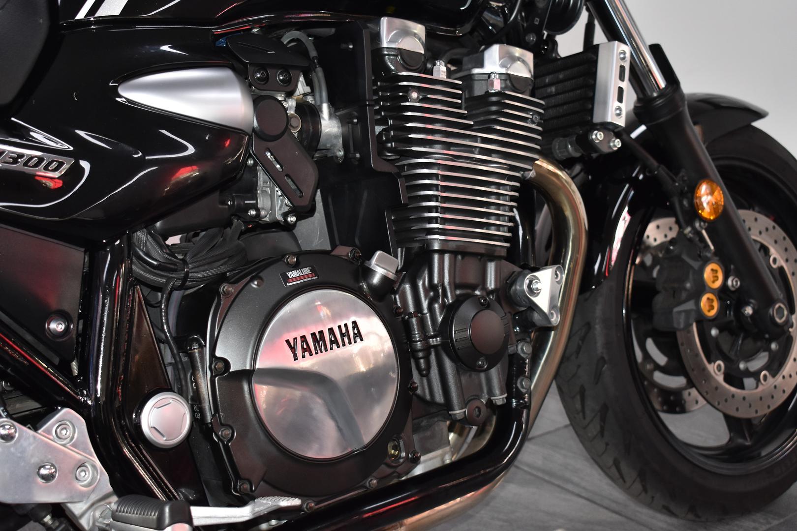 2011 YAMAHA XJR1300 ROAD