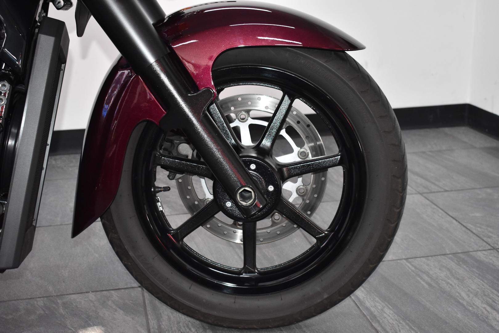 2015 SUZUKI BOULEVARD C90T (VL1500B) CRUISER