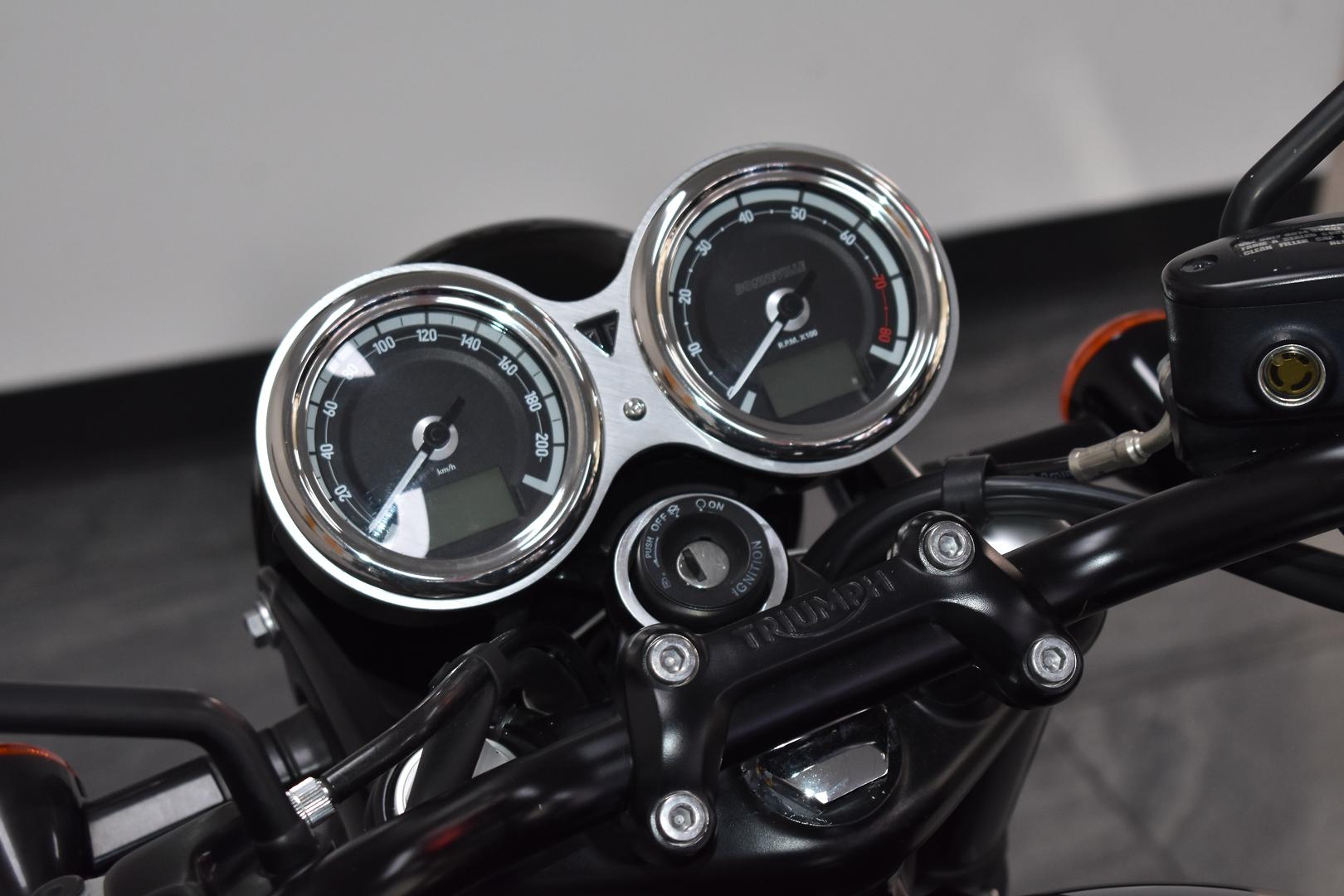 2022 TRIUMPH BONNEVILLE T120 BLACK ROAD