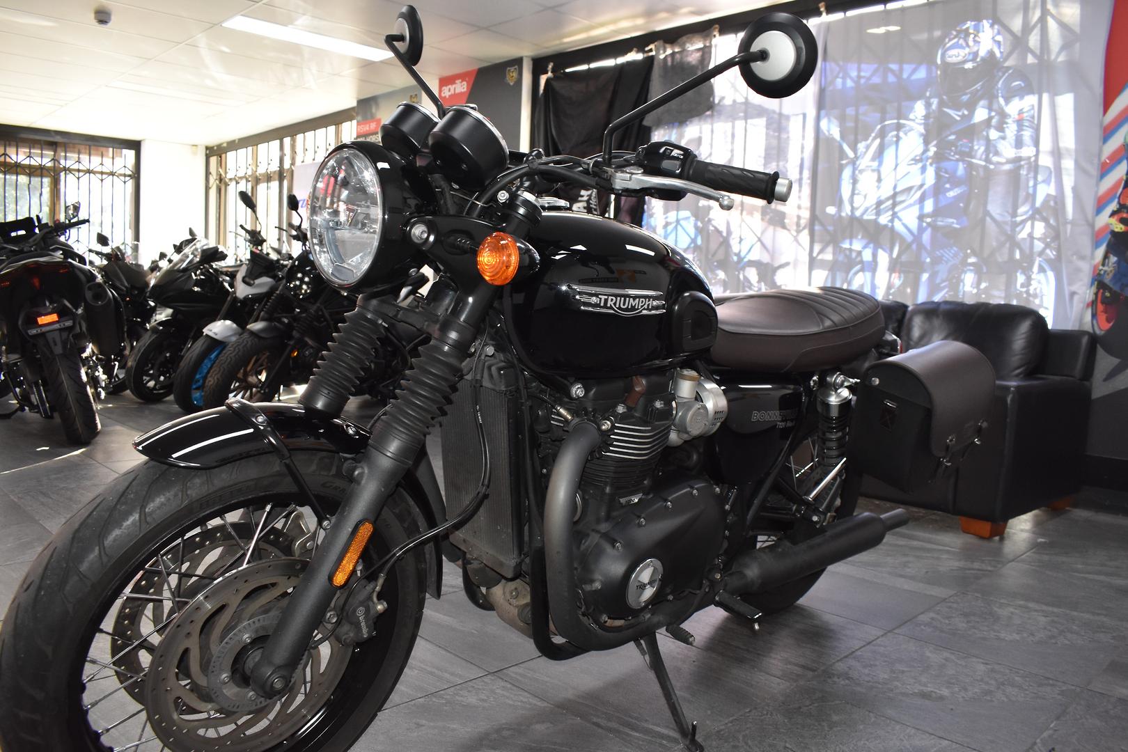 2022 TRIUMPH BONNEVILLE T120 BLACK ROAD