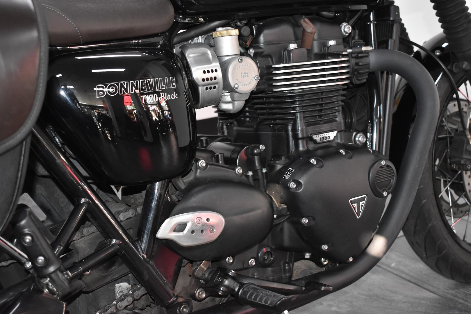 2022 TRIUMPH BONNEVILLE T120 BLACK ROAD
