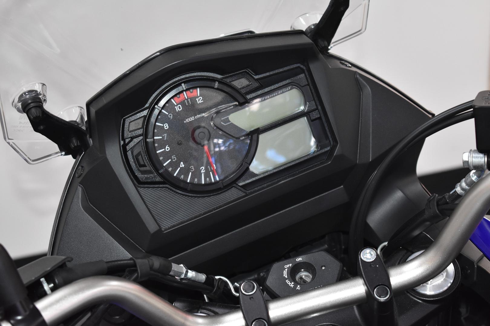 2025 SUZUKI V-STROM 650XT (DL650XA) DUAL SPORTS
