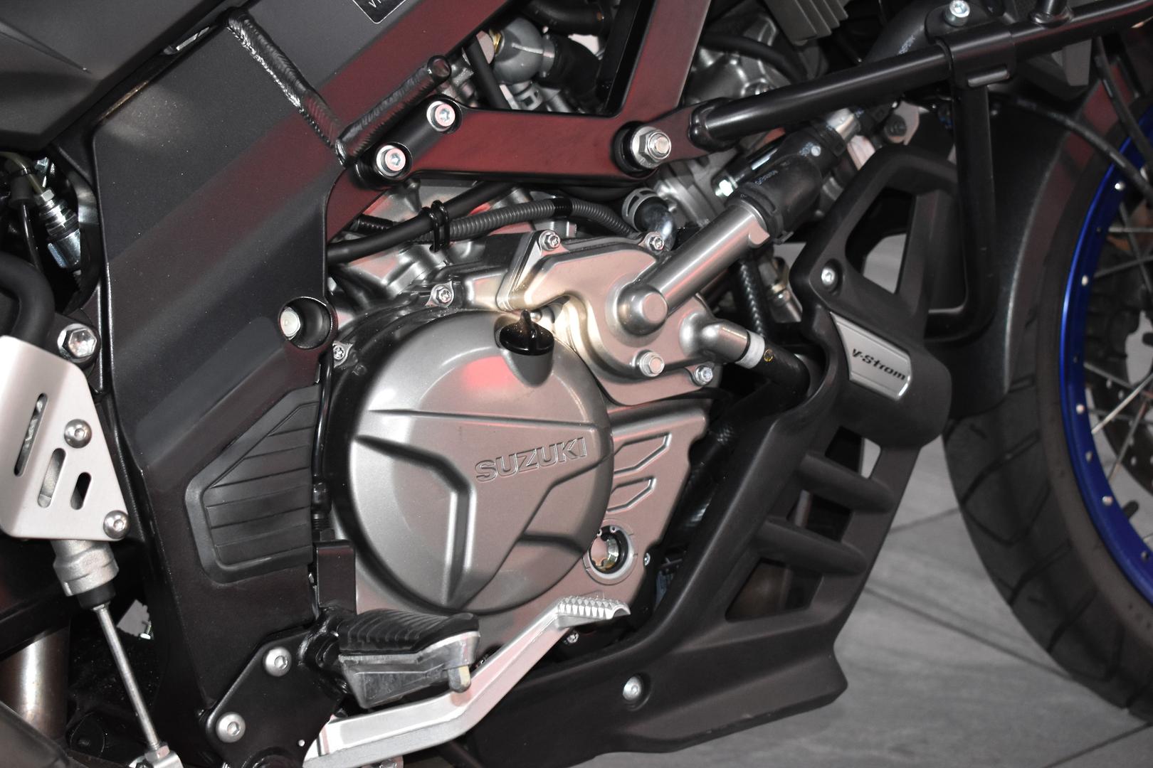 2025 SUZUKI V-STROM 650XT (DL650XA) DUAL SPORTS