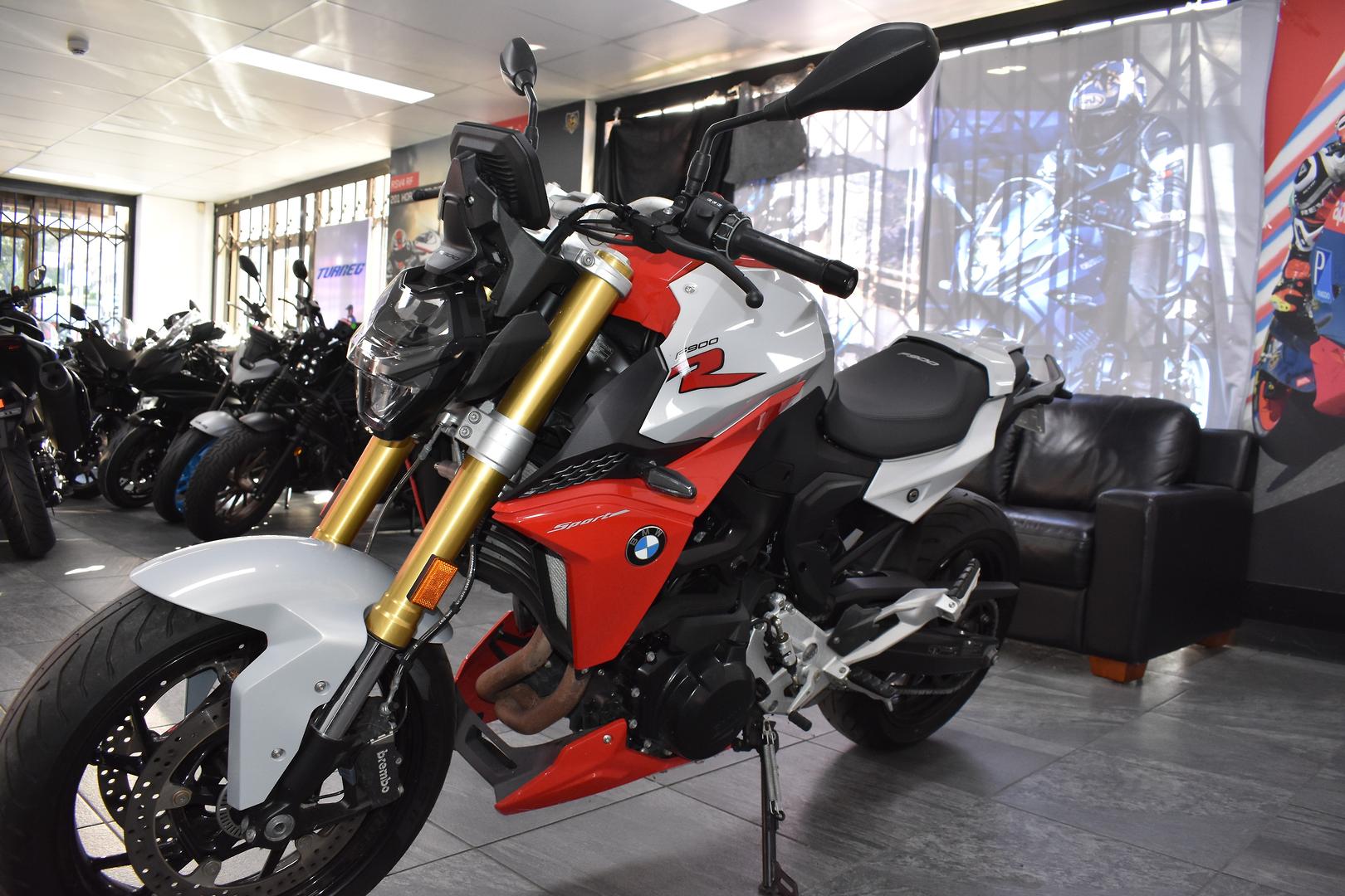 2021 BMW F 900 R ROAD