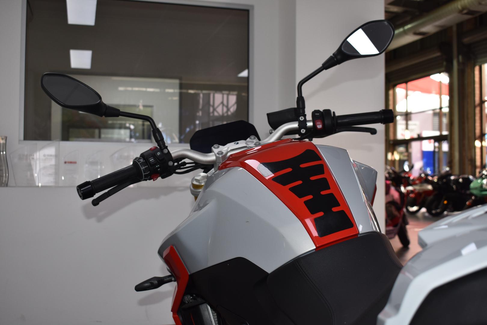 2021 BMW F 900 R ROAD