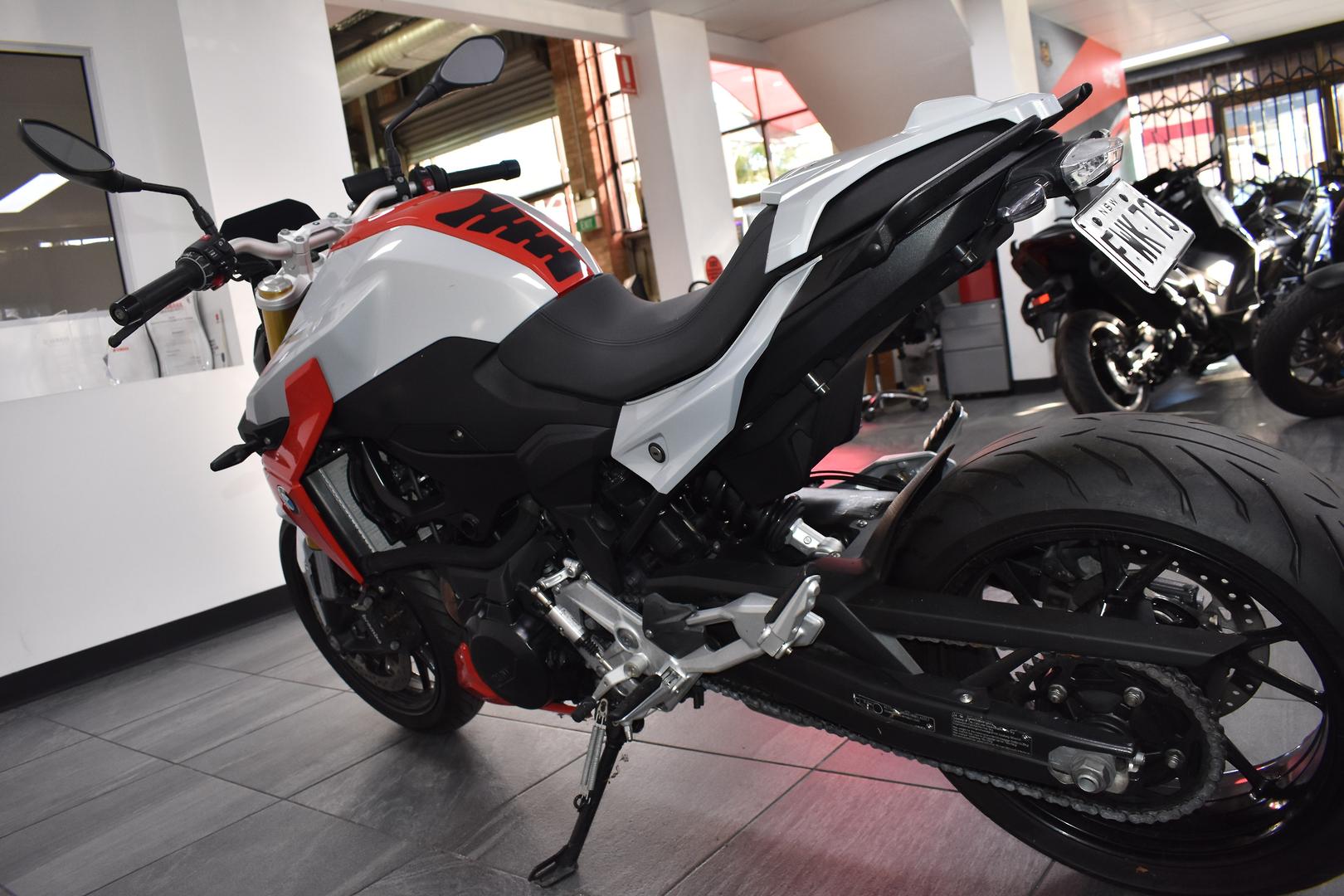 2021 BMW F 900 R ROAD