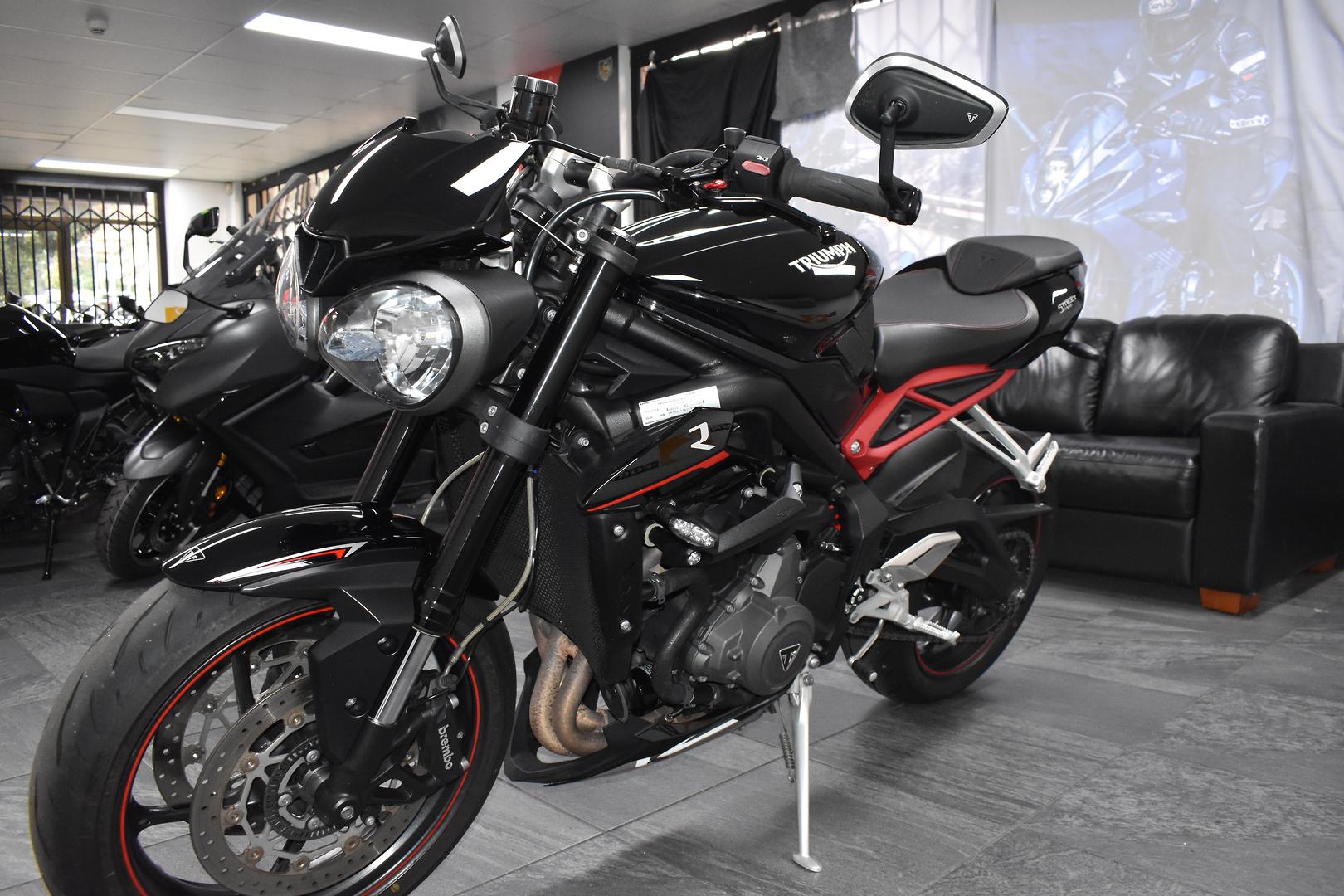2019 TRIUMPH STREET TRIPLE R ROAD
