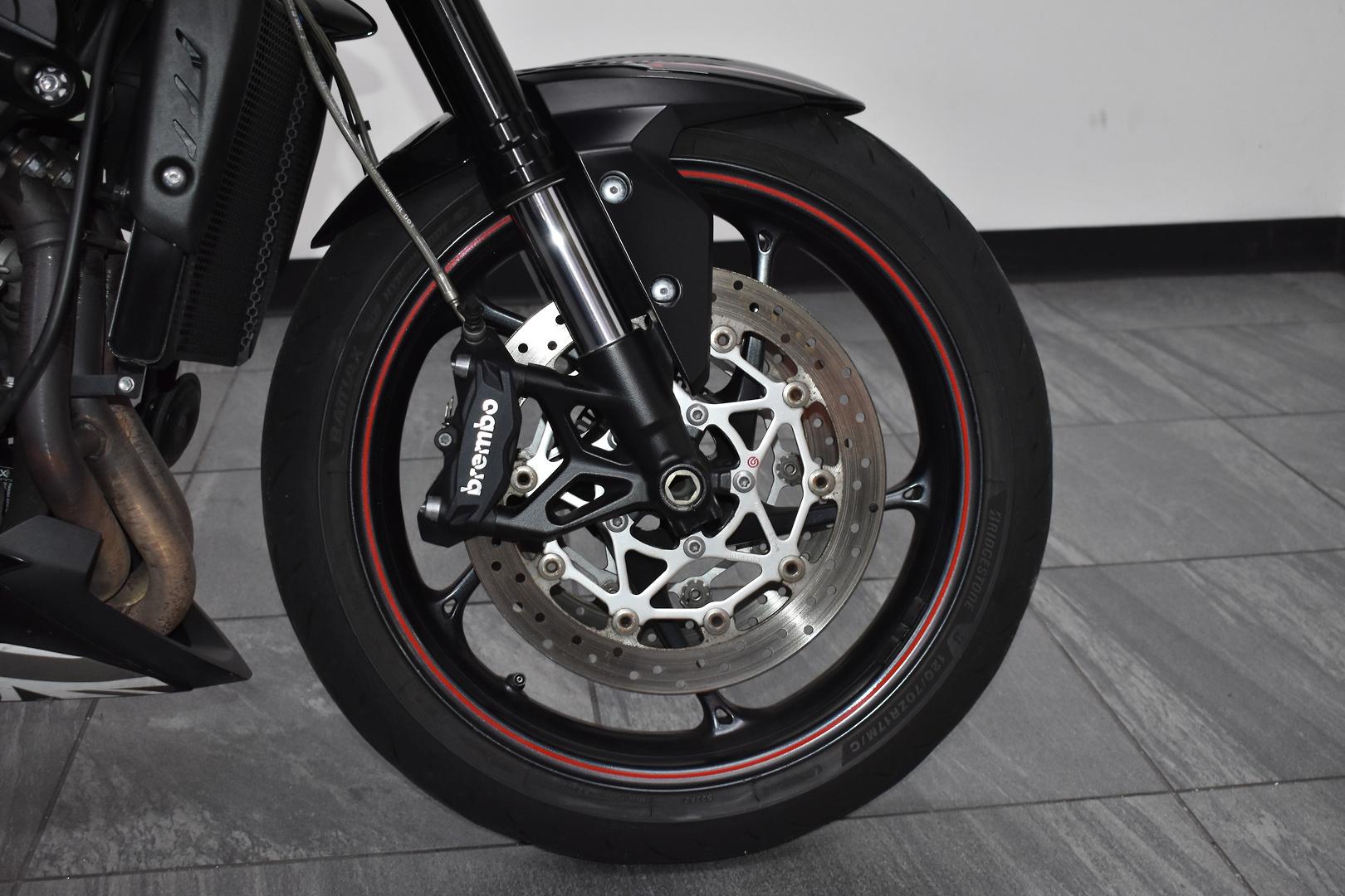 2019 TRIUMPH STREET TRIPLE R ROAD