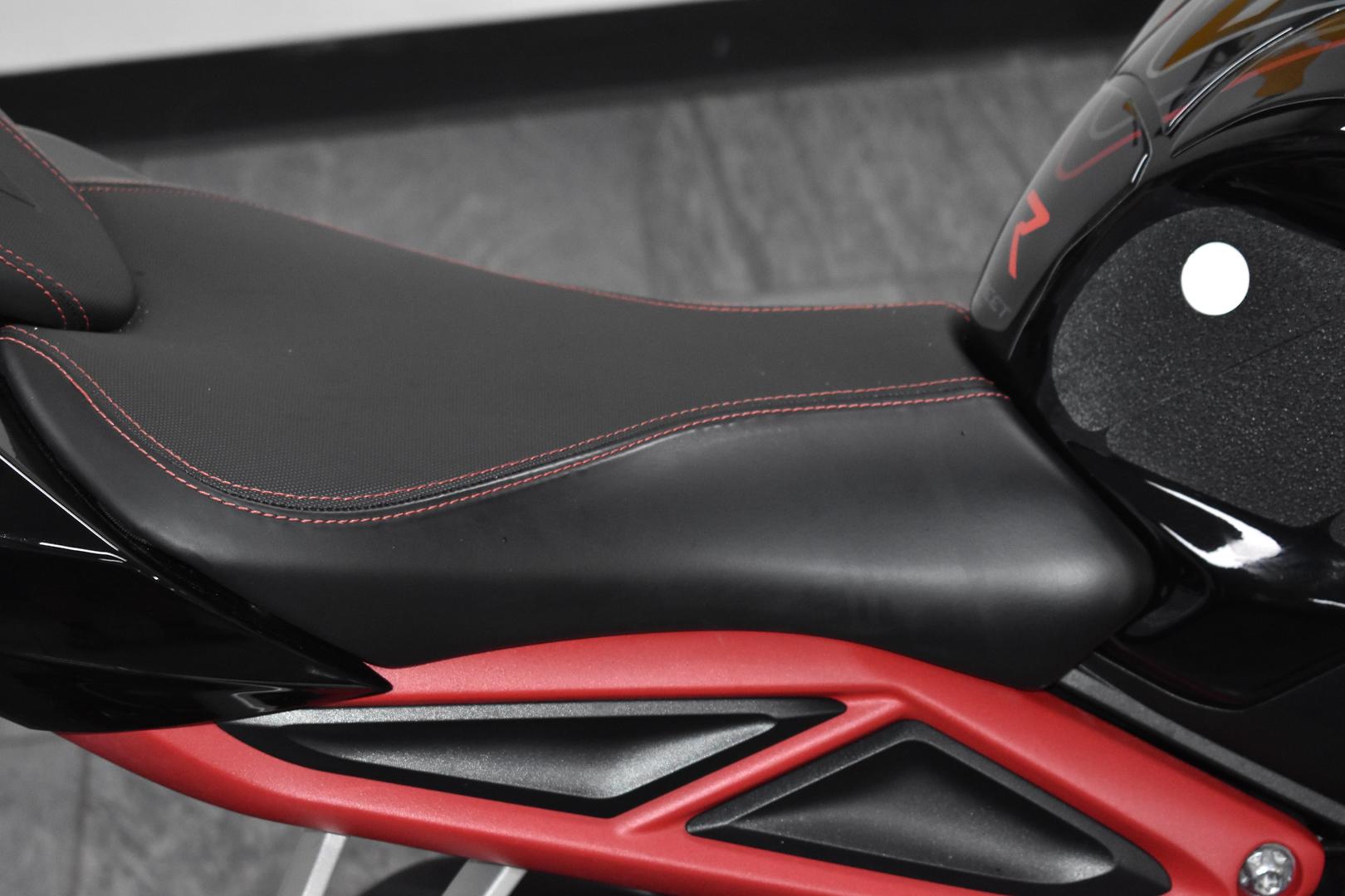 2019 TRIUMPH STREET TRIPLE R ROAD