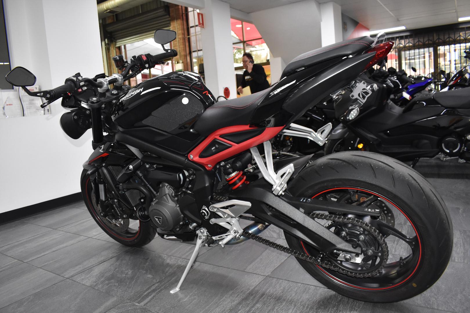 2019 TRIUMPH STREET TRIPLE R ROAD