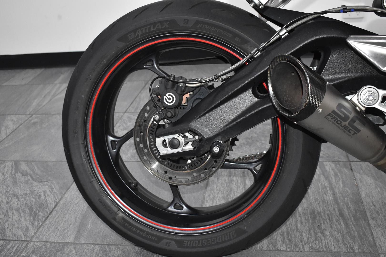 2019 TRIUMPH STREET TRIPLE R ROAD