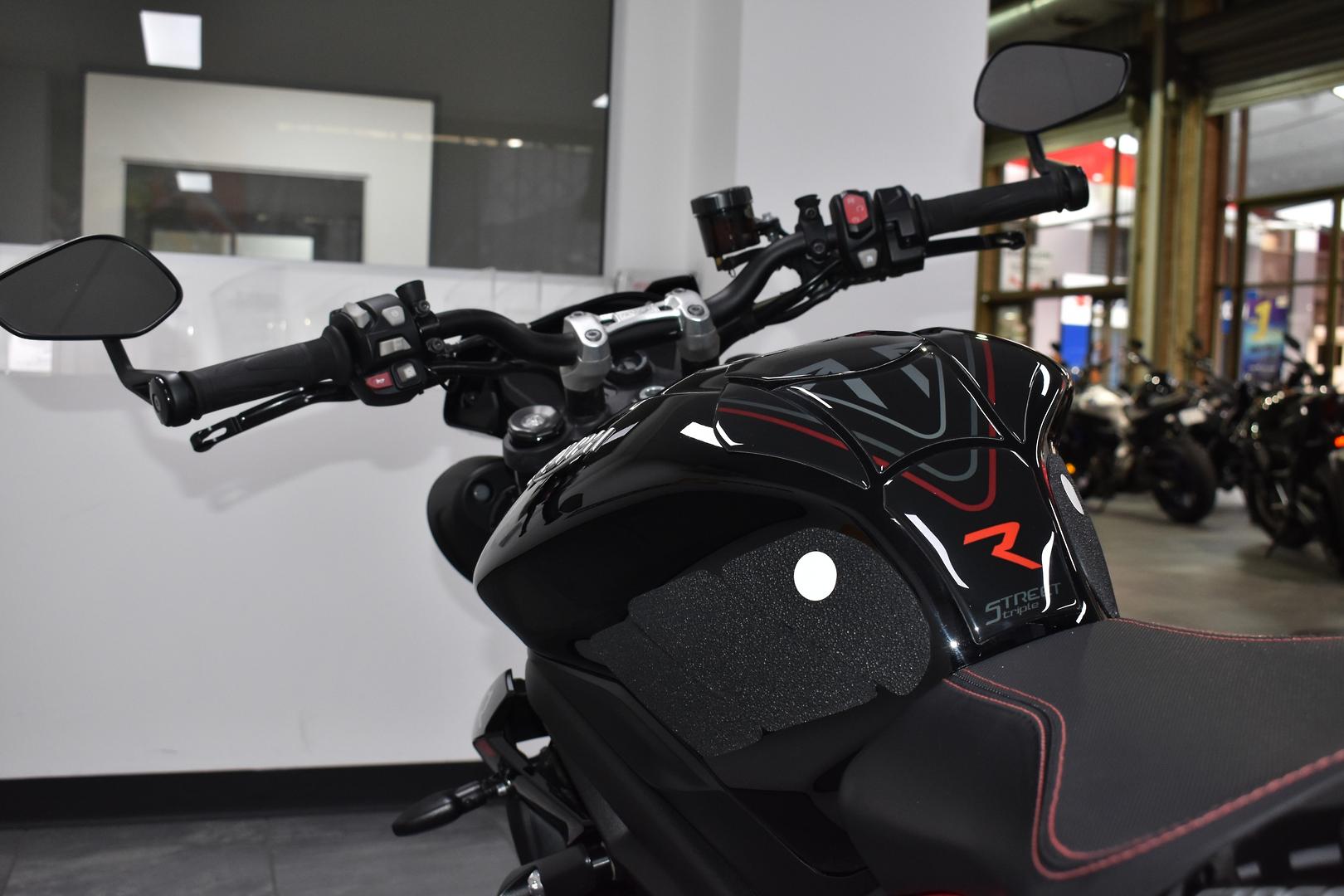 2019 TRIUMPH STREET TRIPLE R ROAD