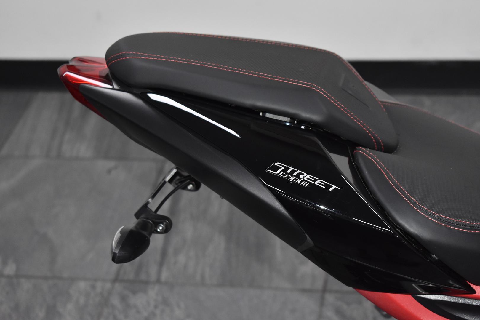 2019 TRIUMPH STREET TRIPLE R ROAD