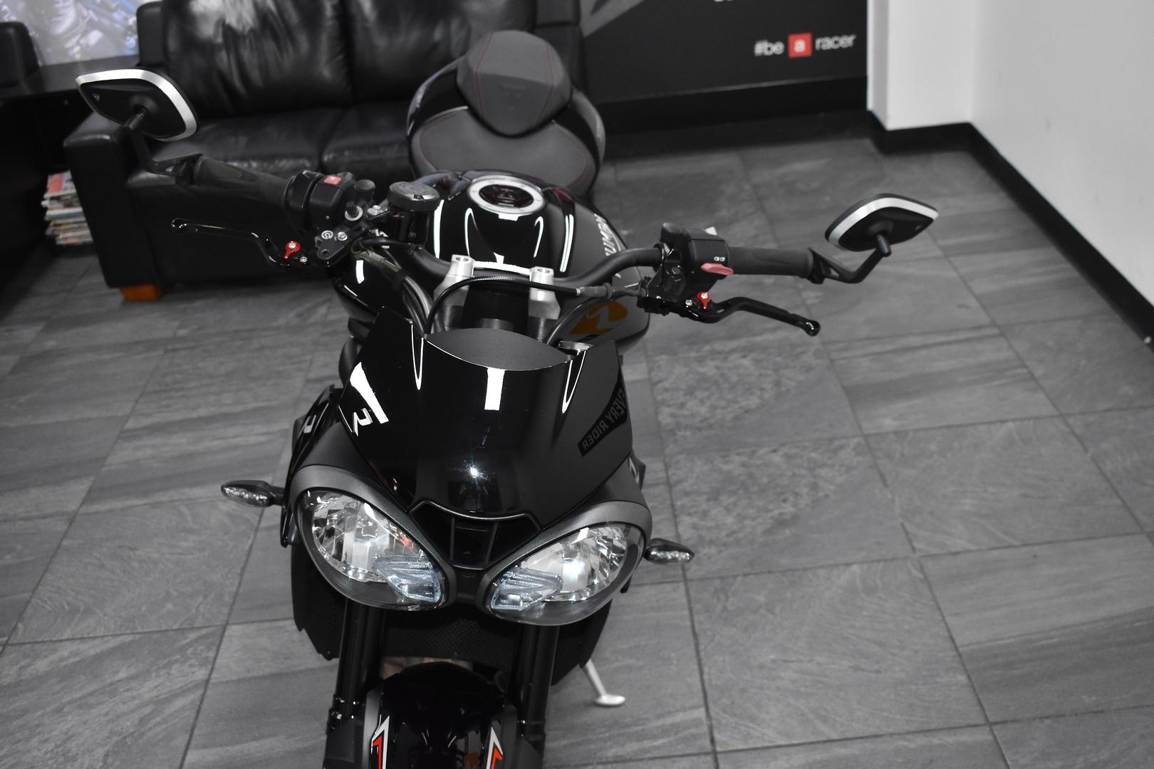 2019 TRIUMPH STREET TRIPLE R ROAD