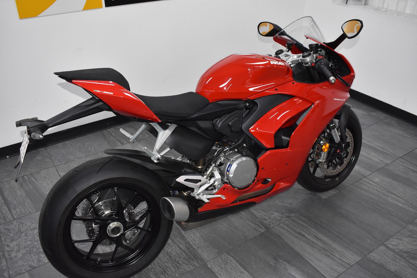 2024 DUCATI PANIGALE V2 SPORTS