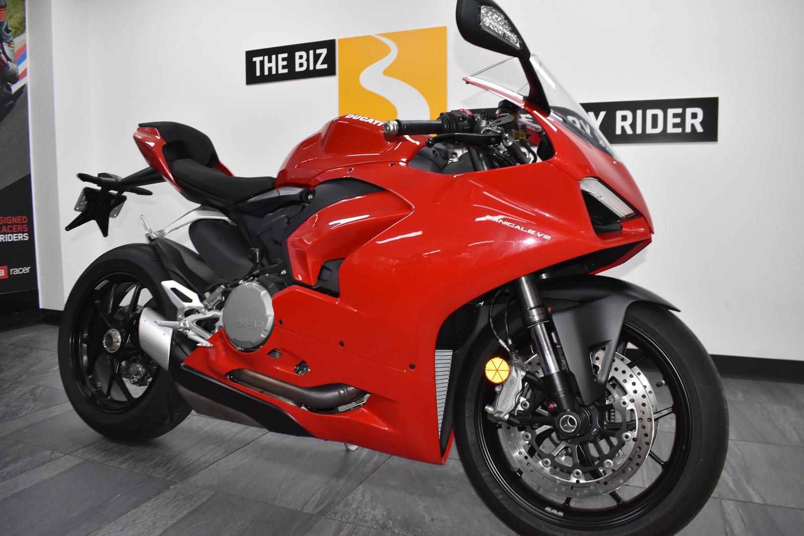 2024 DUCATI PANIGALE V2 SPORTS