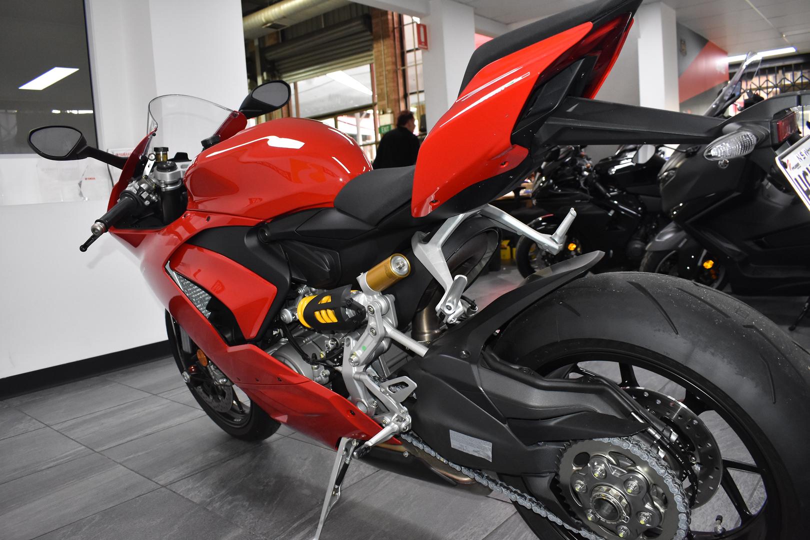 2024 DUCATI PANIGALE V2 SPORTS