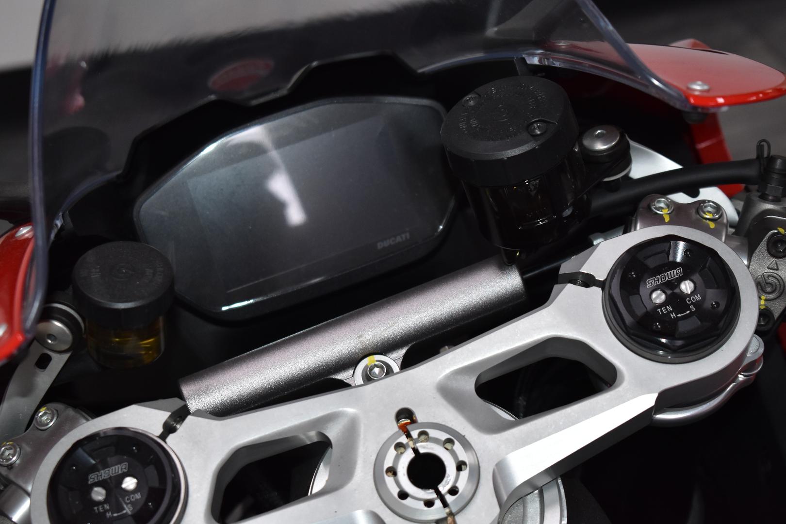 2024 DUCATI PANIGALE V2 SPORTS