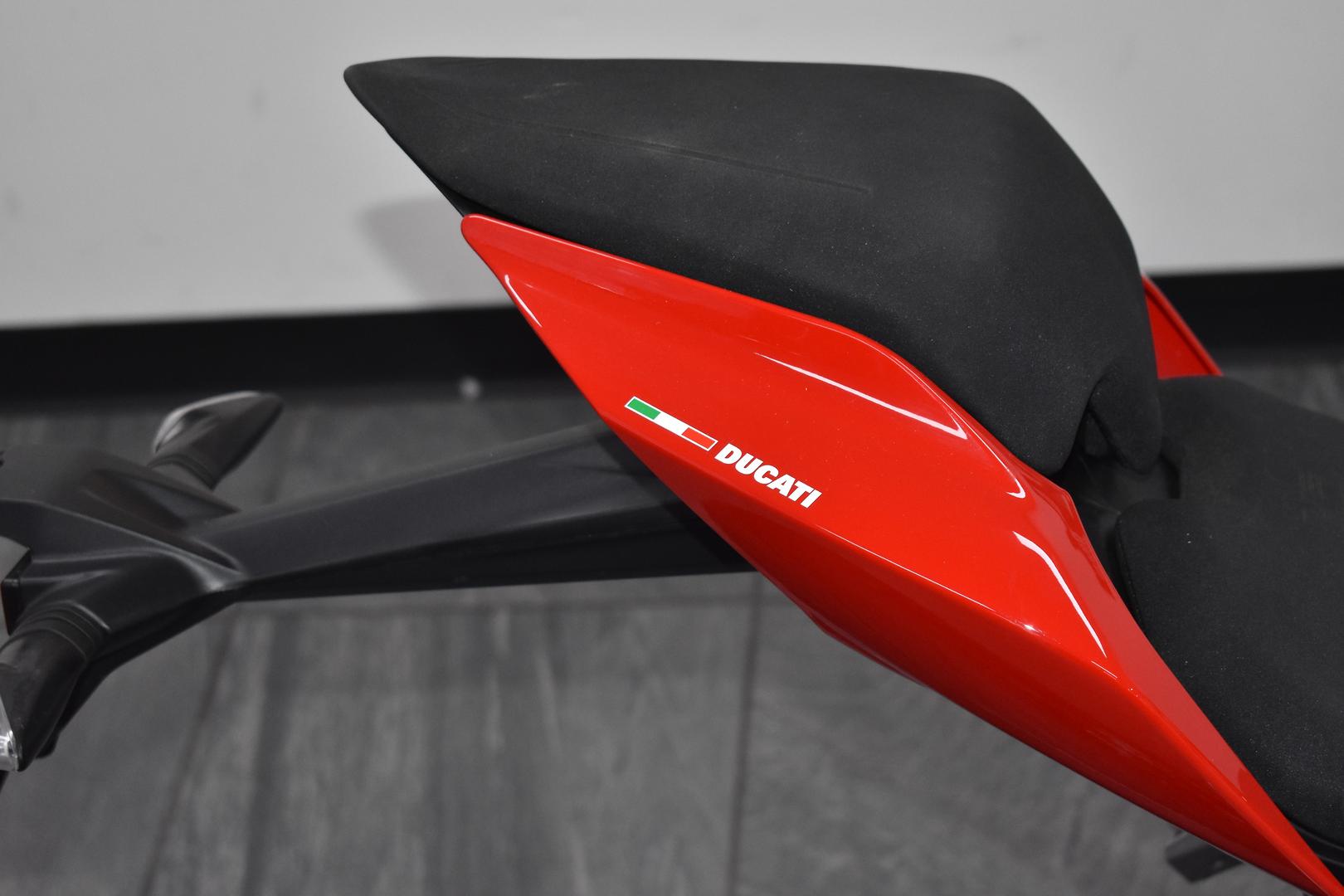 2024 DUCATI PANIGALE V2 SPORTS