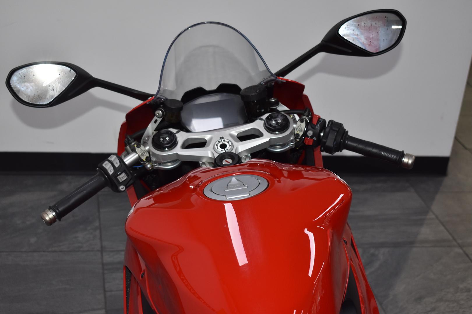 2024 DUCATI PANIGALE V2 SPORTS