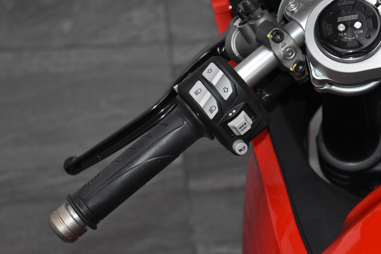 2024 DUCATI PANIGALE V2 SPORTS